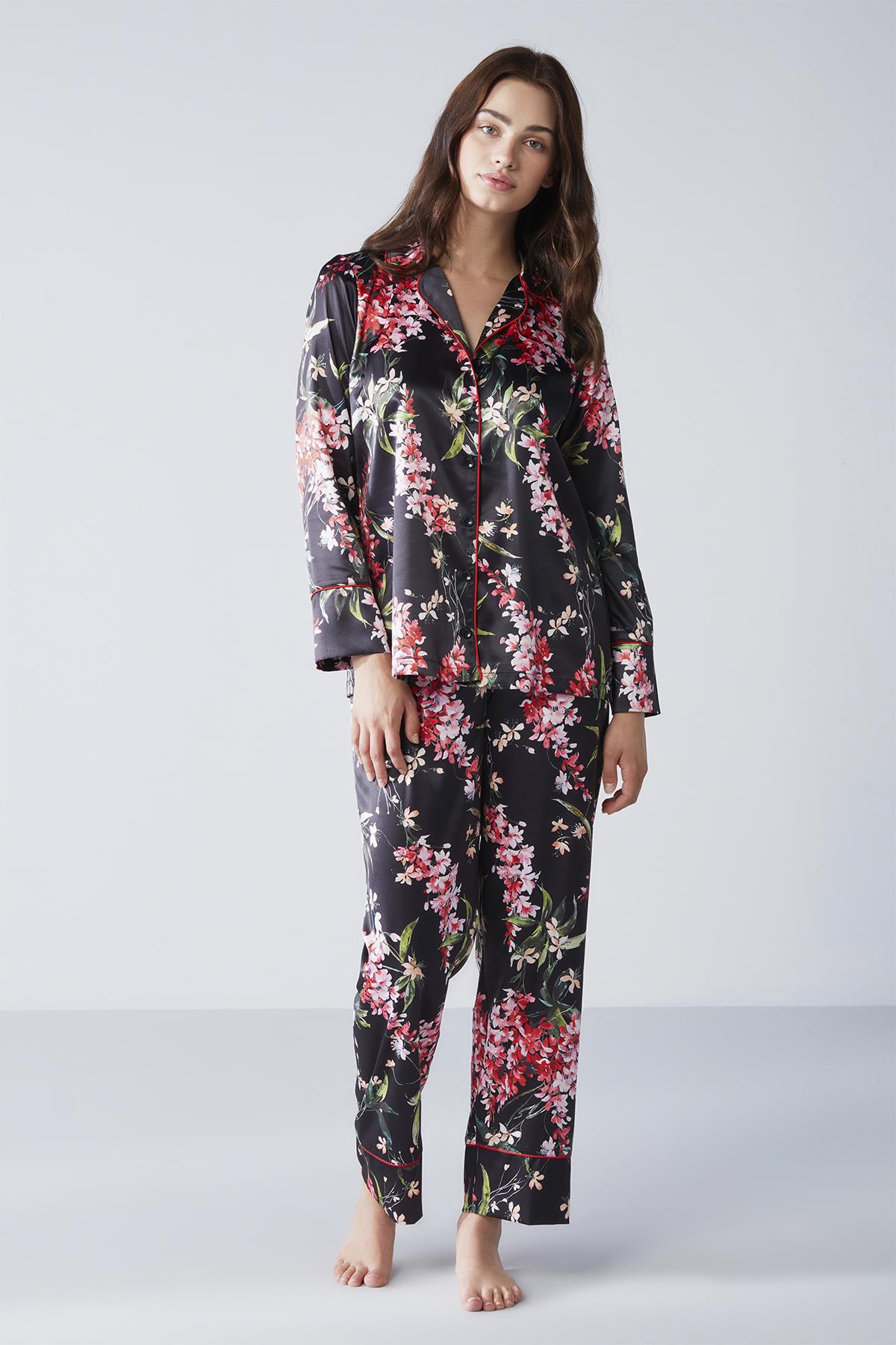 PENYEMOOD çiçek desenli saten pijama takımı, yumuşak ve şık uyku seti, rahat ve şık tasarım.